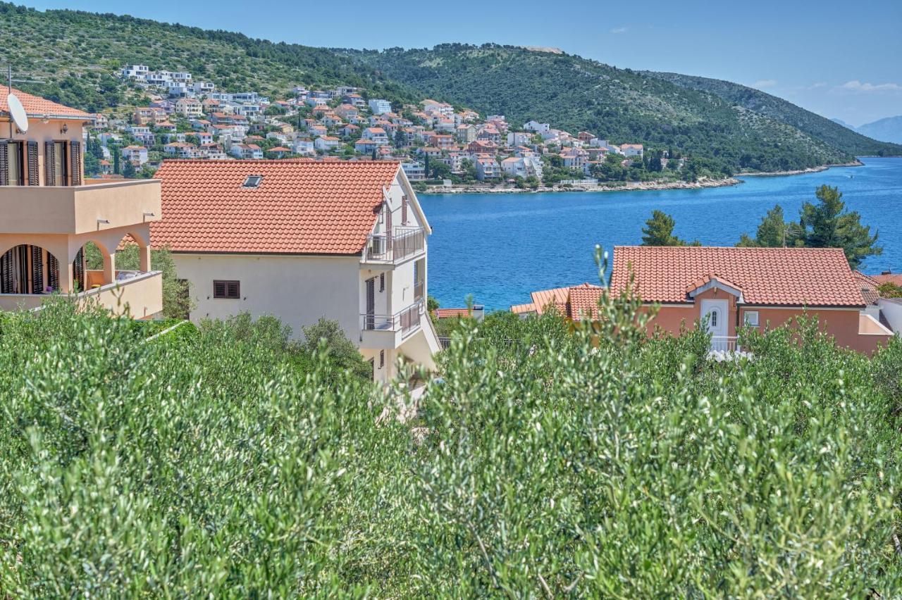 Anovi Holiday Homes By Litto Trogir Exterior photo